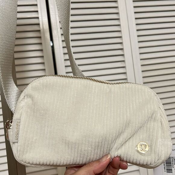 Everywhere belt bag - Picture 4 of 6